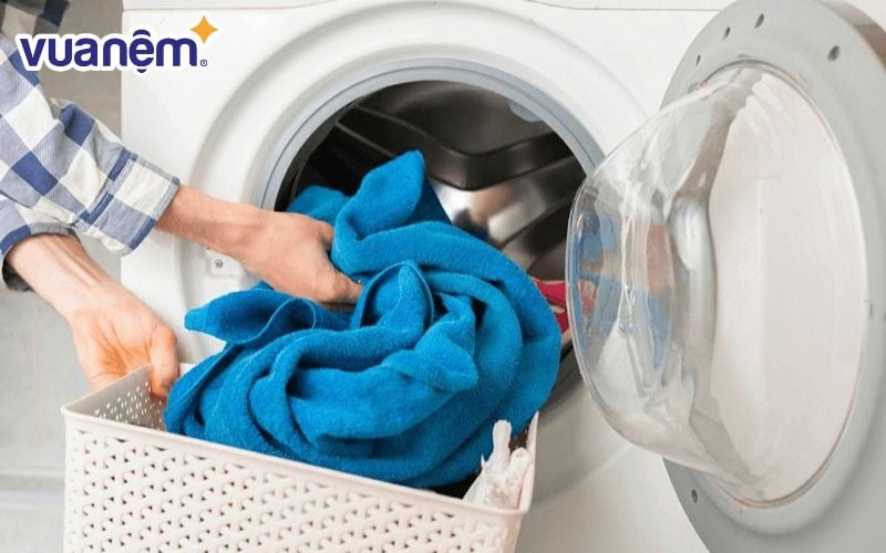 Giặt mền nhung bằng máy giặt thông thường