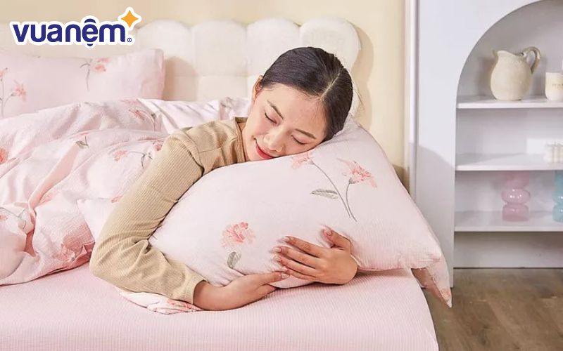 Tấm ga trải giường êm ái như ôm lấy làn da bạn 