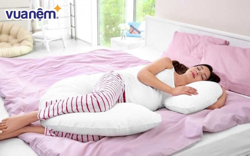 Gối ôm cho bà bầu giúp các mẹ bầu ngủ ngon hơn