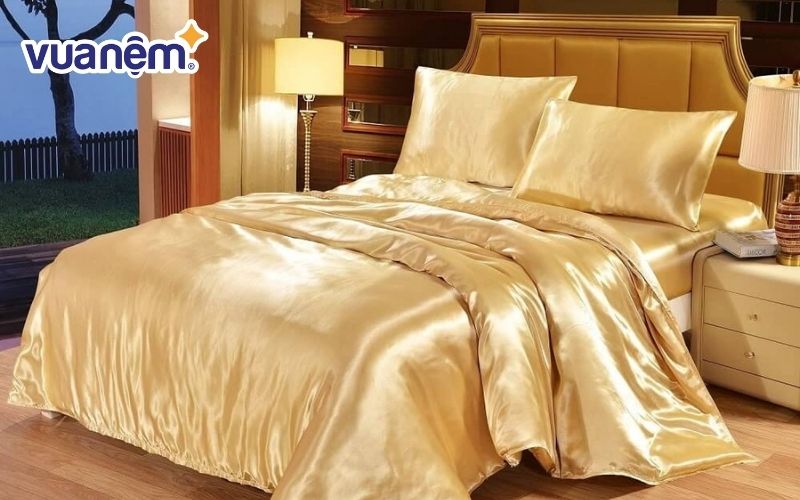 Drap vàng tạo cảm giác ấm áp, thân thiện và tươi sáng