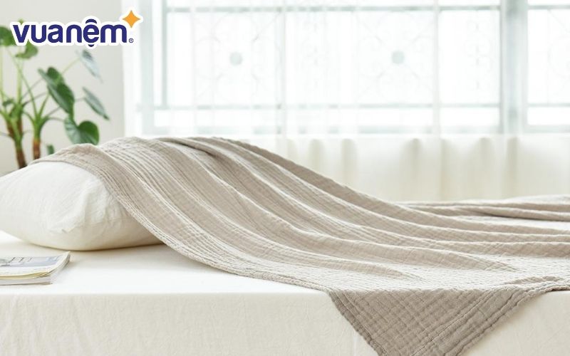 Những chiếc chăn mền mỏng mùa hè giúp ổn định thân nhiệt về đêm