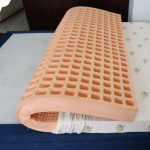 so sánh nệm cao su vạn thành và kim cương