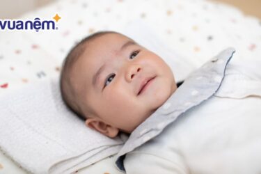 Trẻ sơ sinh có nên nằm gối không? Nên cho trẻ nằm gối khi nào?
