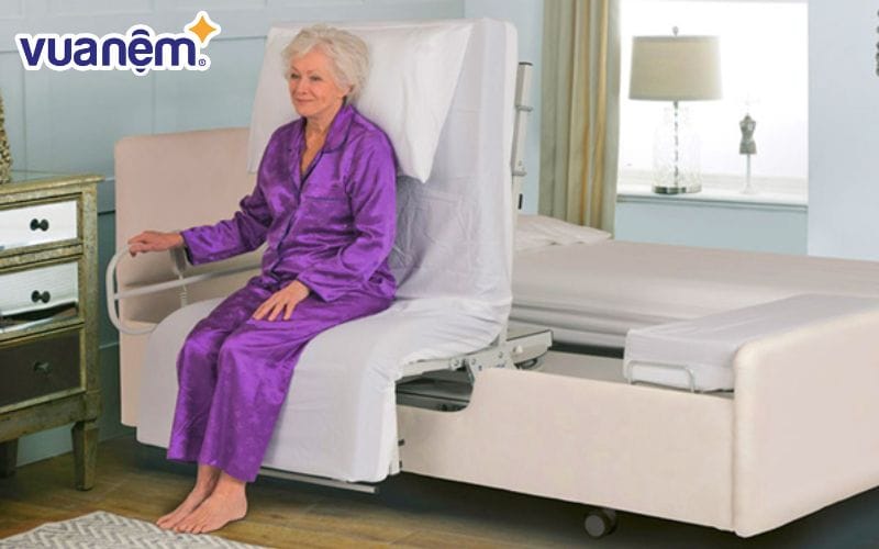 Giường điều chỉnh độ cao giúp người già ngủ ngon giấc sau phẫu thuật cột sống