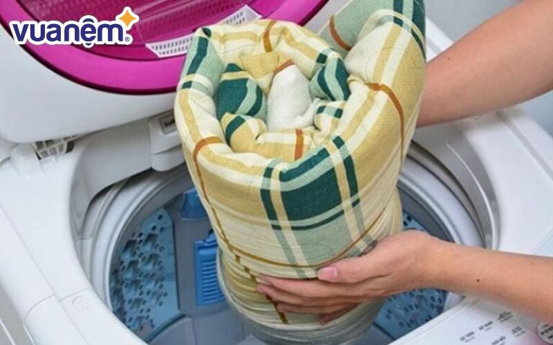 Máy giặt có thể bị quá tải và không thể giặt được với những loại chăn to