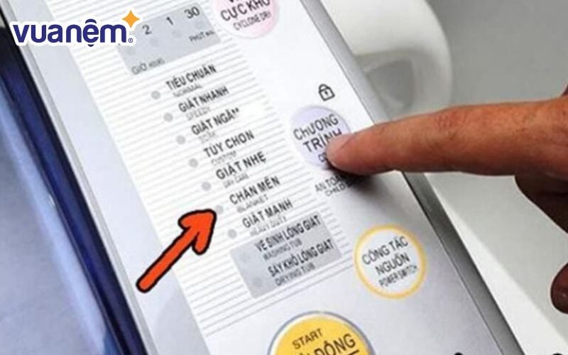 Chọn chương trình giặt chăn mền khi giặt bằng máy