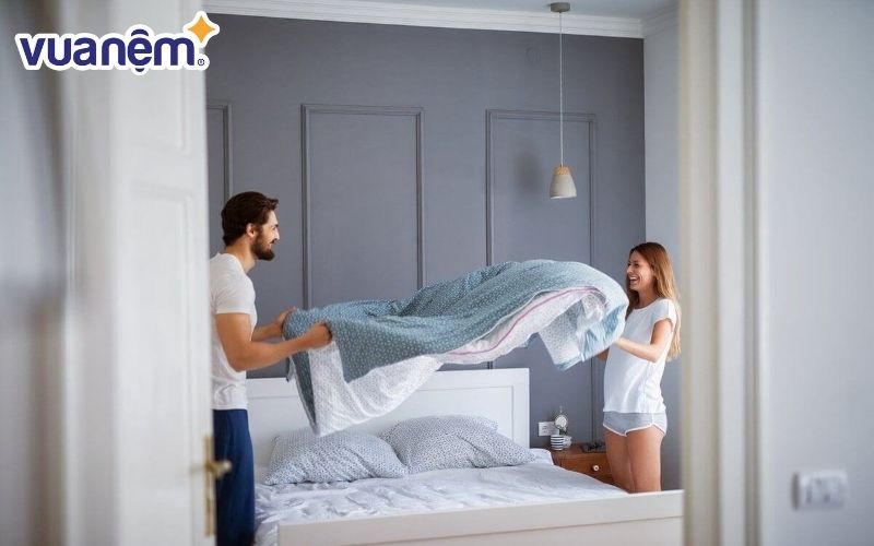 Chăn ga là phụ kiện giường nằm không thể thiếu của giường ngủ