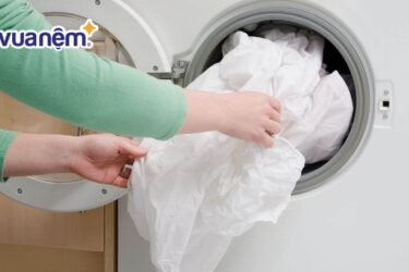 cách giặt chăn thơm lâu
