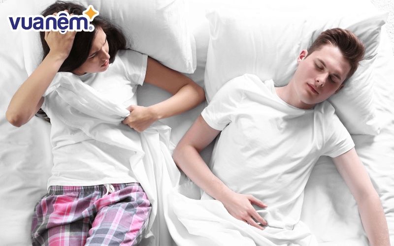 Thói quen thường xuyên trở mình trong giấc ngủ