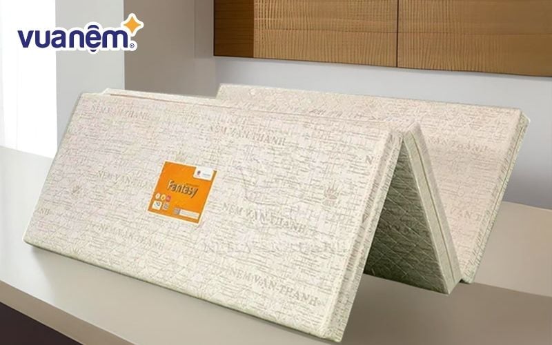 Nệm gòn ép vải gấm Vạn Thành Fantasy gấp 3 tiện lợi