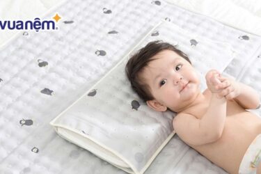 gối cho bé 2 tuổi