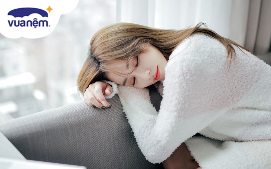 ngủ trưa dậy mệt mỏi