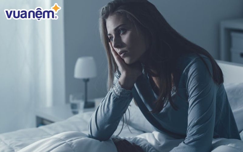 Jet lag khiến bạn mất ngủ, thức dậy giữa đêm