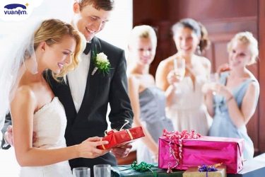 Quà tặng đám cưới sang trọng, cao cấp