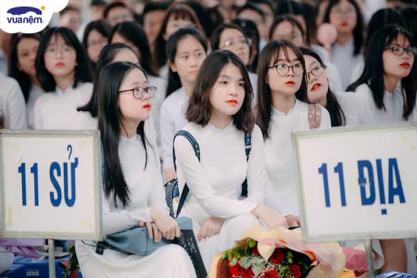 Tặng chiếc nệm mới – Món quà ý nghĩa mừng ngày con trẻ tựu trường