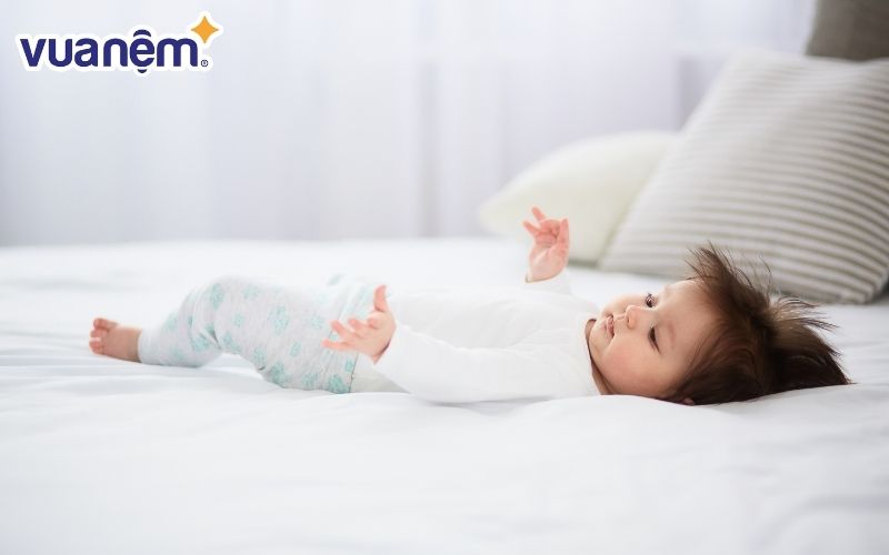 Bố mẹ có thể tham khảo các sản phẩm nệm, chăn ga gối cho trẻ em tại Vua Nệm