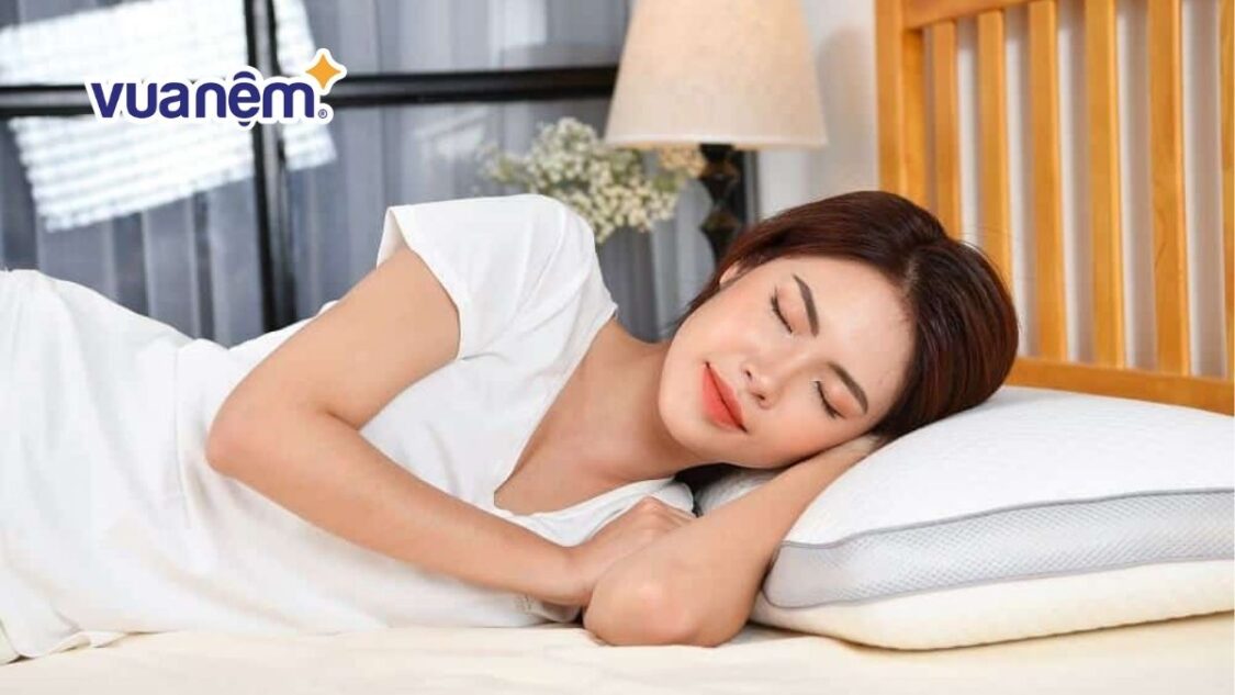 Cách nằm nệm không bị nóng