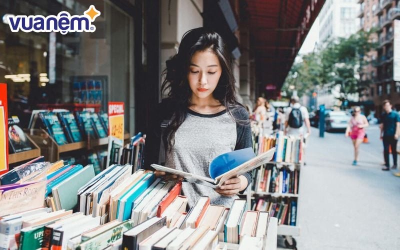 Kết hợp tên đệm thể hiện ý nghĩa tên Bảo Ngọc là trí tuệ sáng suốt