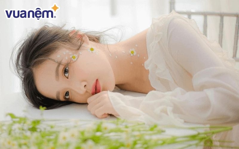 Ý nghĩa tên Xuân Mai nói về cô gái hòa nhã, lãng mạn