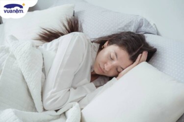 nên ngủ với bao nhiêu chiếc gối