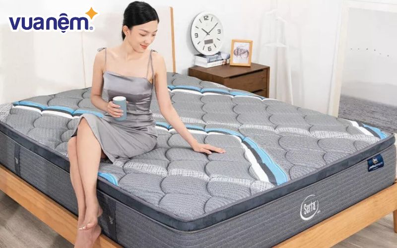 Lưu ý khi sử dụng nệm Serta: Lật hoặc xoay nệm đúng cách để tăng tuổi thọ