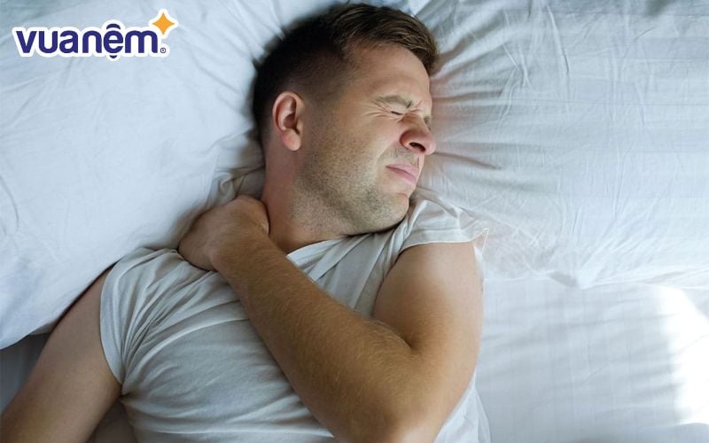 Chứng vẹo cột sống là 1 trong những nguyên nhân hàng đầu gây ra sự thoái hóa cột sống