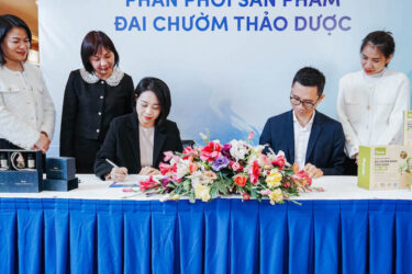 vua nệm ký kết với hapaku