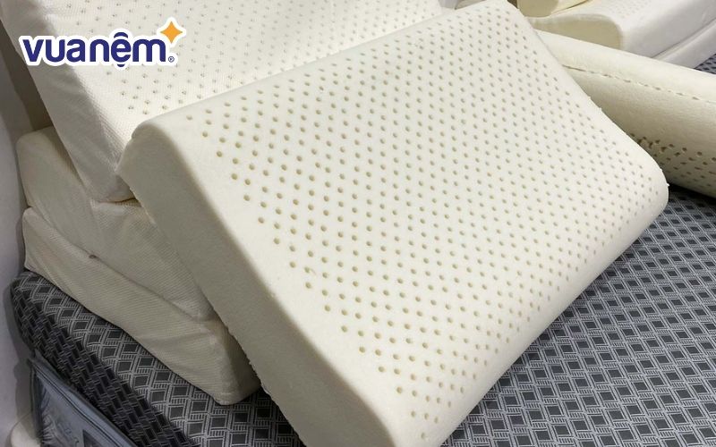 Gối cao su thiên nhiên là dòng gối được làm từ mủ cao su tự nhiên