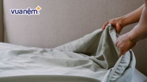 Hướng dẫn cách gấp ga trải giường chun nhanh gọn