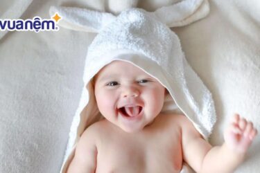 trẻ mấy tháng nằm gối
