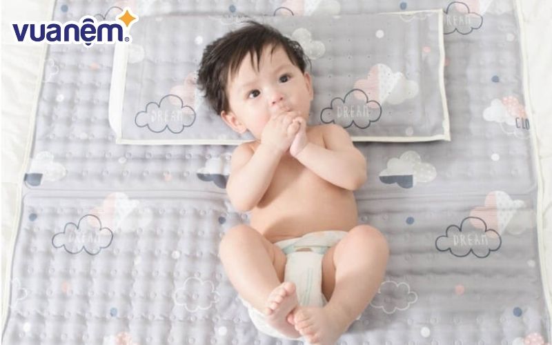 Nệm mát giúp bé ngủ ngon hơn vào mùa mùa hè