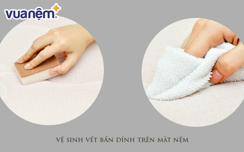 vệ sinh vết bẩn trên mặt nệm hiệu quả Cách vệ sinh vết bẩn trên mặt nệm hiệu quả là dùng khăn thấm xà phòng để lau