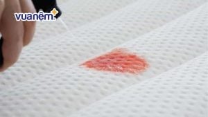 9 cách làm sạch khi nệm bị dính máu hiệu quả bạn nên biết