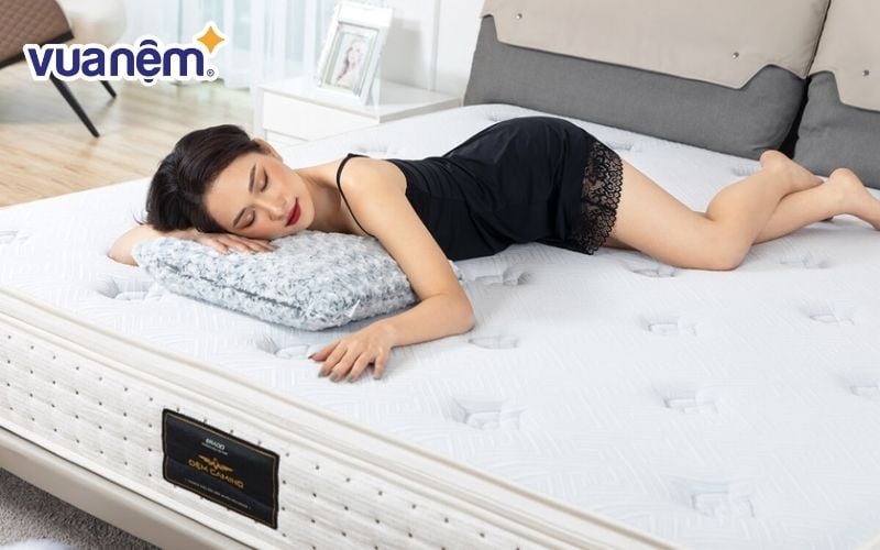 Nệm lò xo là một trong những lựa chọn hoàn hảo cho người ngủ ngáy