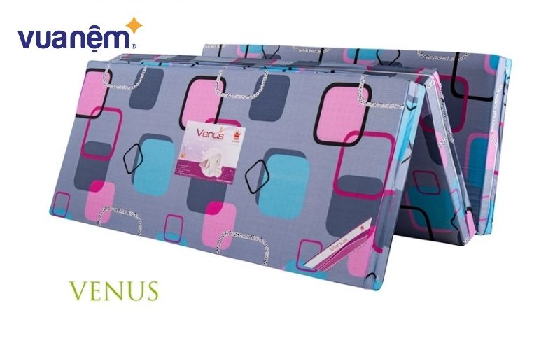 Nệm gấp cao su Vạn Thành Venus lại có cấu tạo foam êm ái và thoát khí tốt
