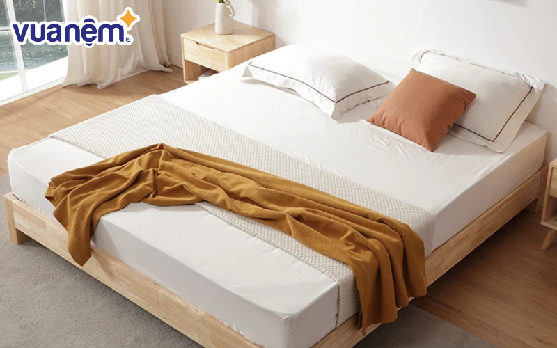 Mẫu giường gỗ tự nhiên số 14