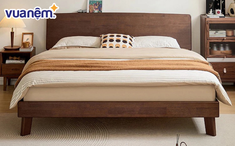Mẫu giường gỗ tự nhiên số 17