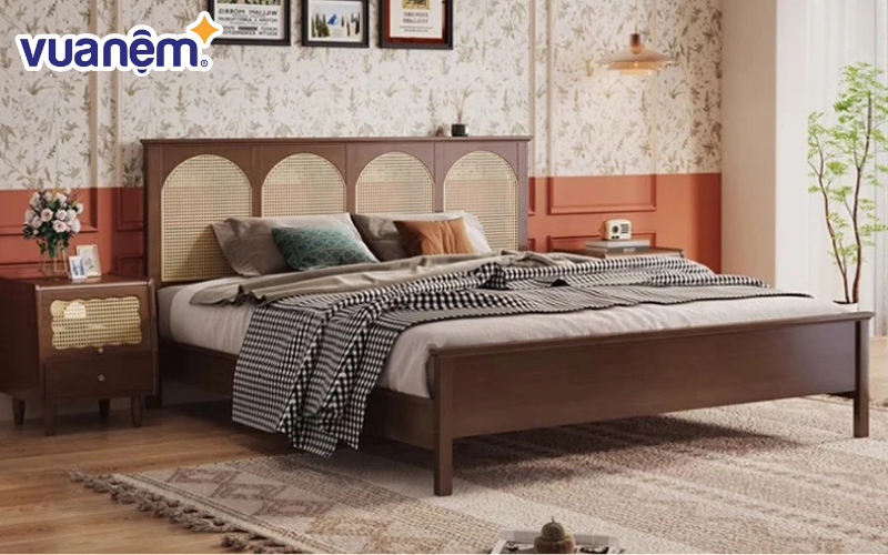 Mẫu giường gỗ tự nhiên số 18