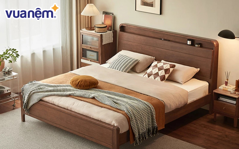 Mẫu giường gỗ tự nhiên số 4