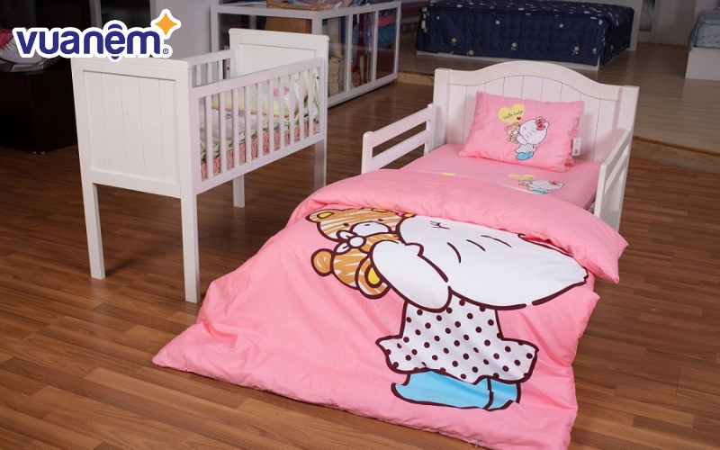 Mẫu giường ngủ công chúa Hello Kitty