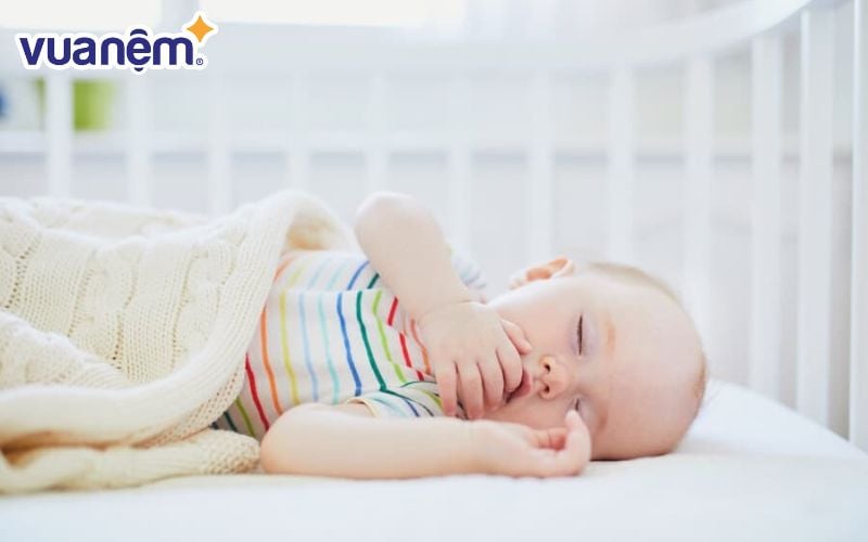 Cách để trẻ ngủ ngon hơn vào mùa hè là tạo không gian ngủ lý tưởng