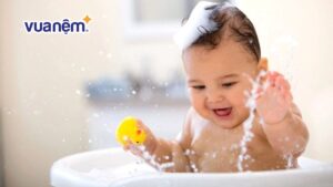 8 cách làm mát cho trẻ vào những ngày hè nóng bức