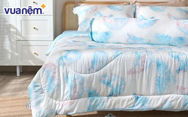 Chăn bốn mùa Goodnight Mori