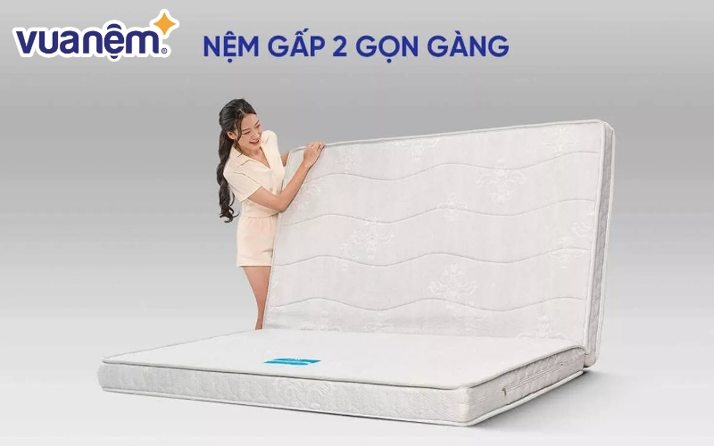 Nệm có thể gấp 2 tiện lợi cho việc tiết kiệm diện tích